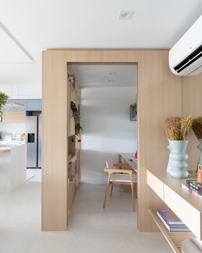 Nature-Inspired Light-Filled Workspace