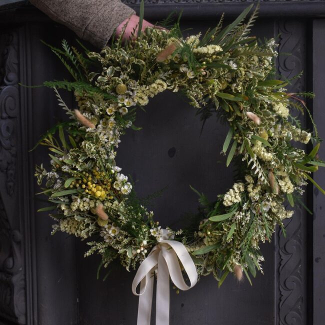 Chic Green and White Wreath Design