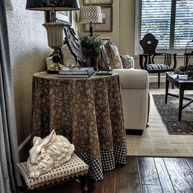 Chic Vintage-Inspired Side Table Design