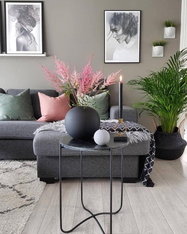 Choose the Right Vase Shape and Size: What to Know