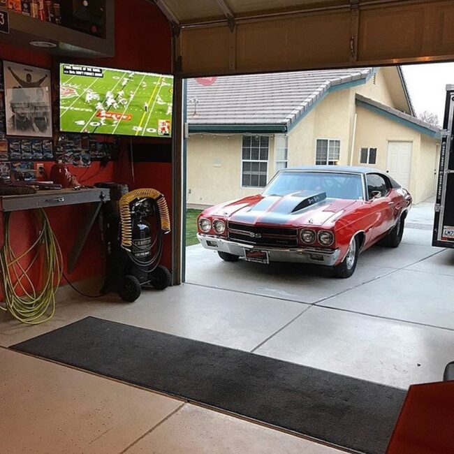 Suburban Sanctuary for Game Days