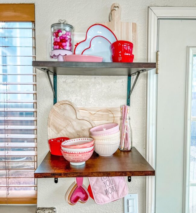 Charming Valentine's Day Kitchen Decor Ideas