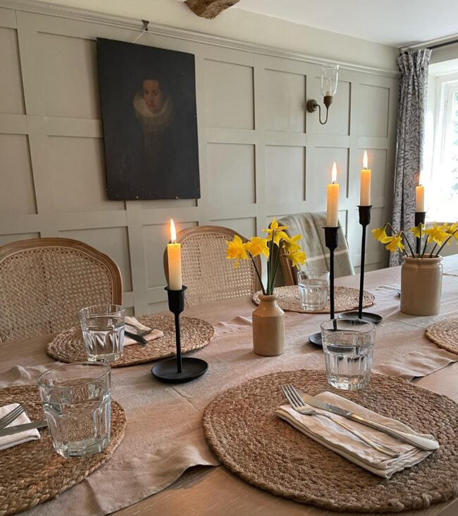 Charming Atmosphere with Candlelit Glow