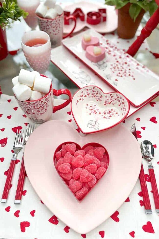 Charming Heart-Inspired Table Decor Ideas