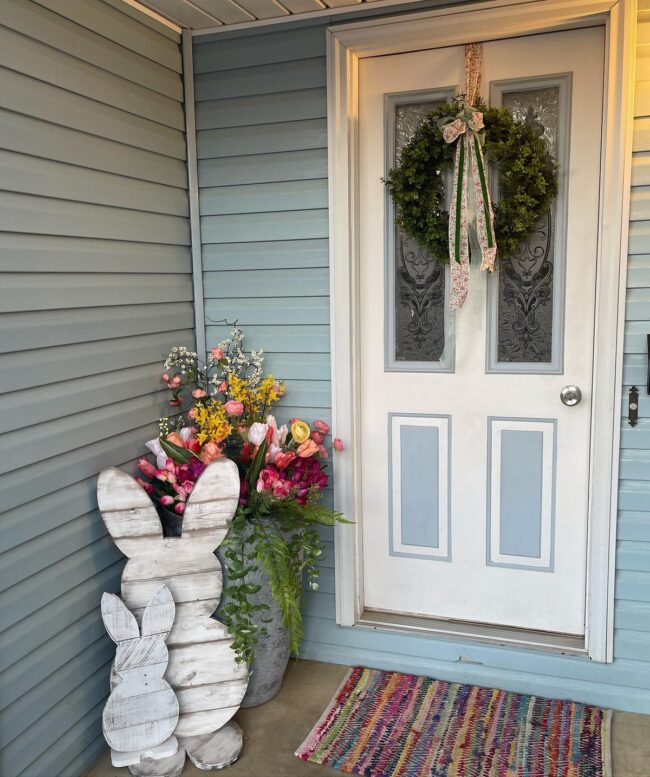 Charming Bunny Decor Featuring Spring Blooms