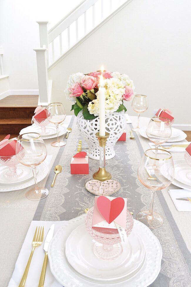Delicate Blooms with Simple Table Arrangements