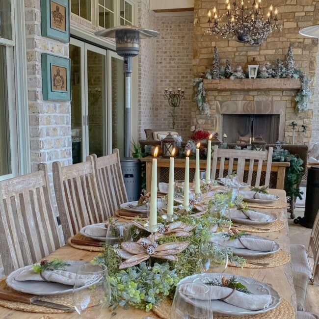 Elegant Winter Dining in the Open Air