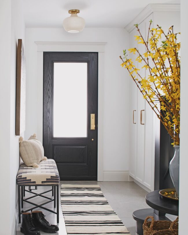 Minimalist Modern Entry