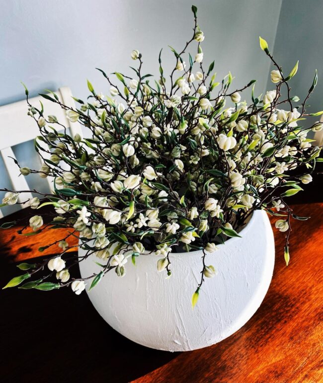 Fresh White Floral Display for Every Occasion