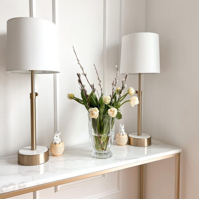 Chic Easter Console Arrangement Ideas