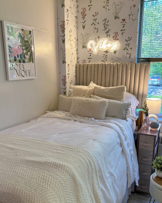 Nature-Inspired Cozy Living Corner