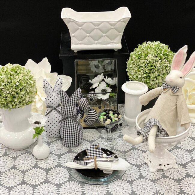 Single Color Easter Table Showcase
