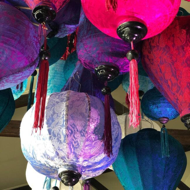 Dynamic Lantern Display for Stunning Interiors