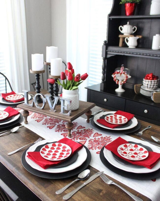 Scent and Sound: Adding Fragrance & Music to Your Romantic Dinner
