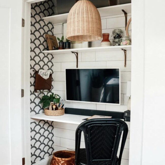 Chic Patterns and Natural Materials