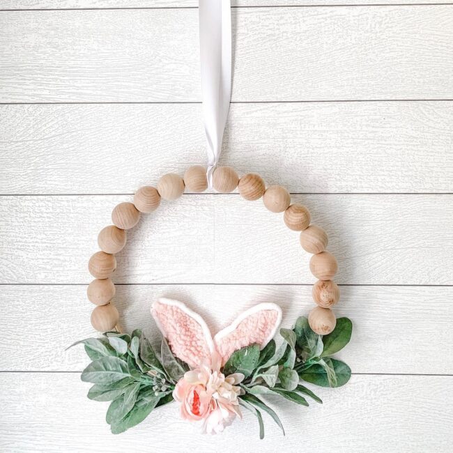 Charming Bunny Bead Wreath with Flowers