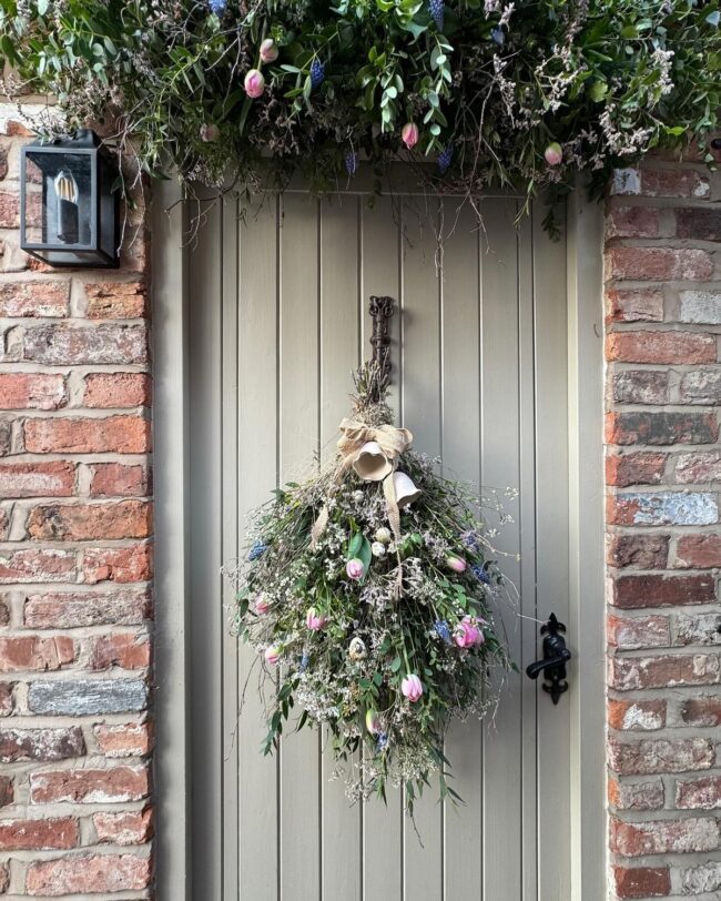 Tulip and Greenery Wildflower Wreath Design