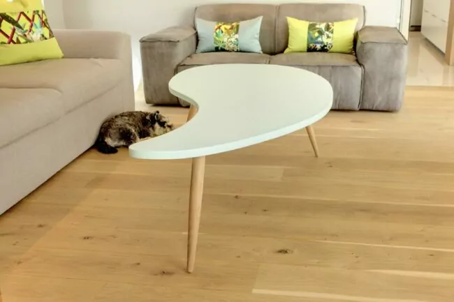 What Features Should You Look for in Modern Desk Designs to Ensure Luxury and Innovation?