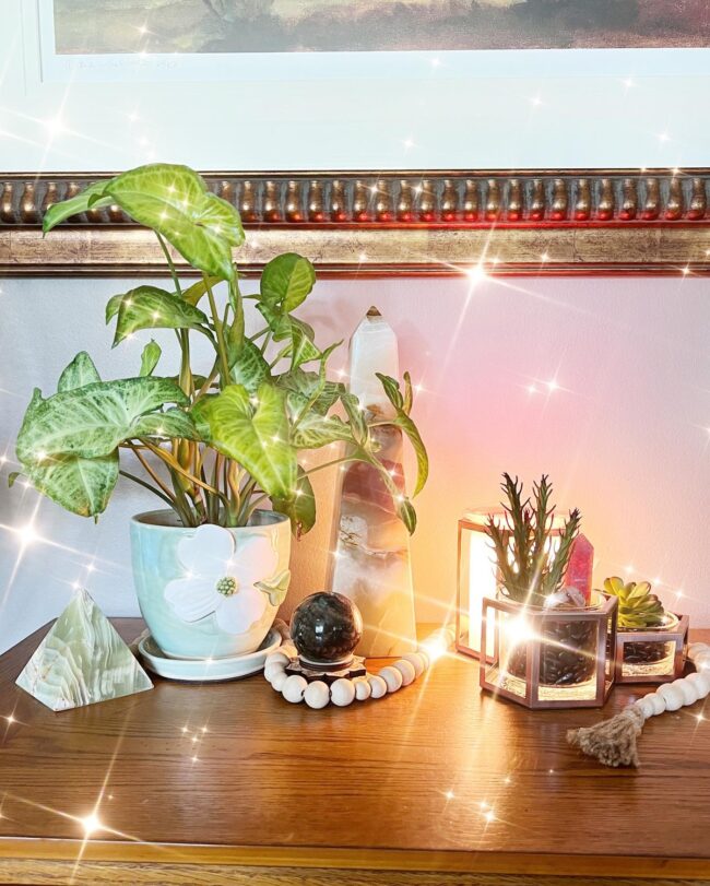 Lit Crystal Corner Nook