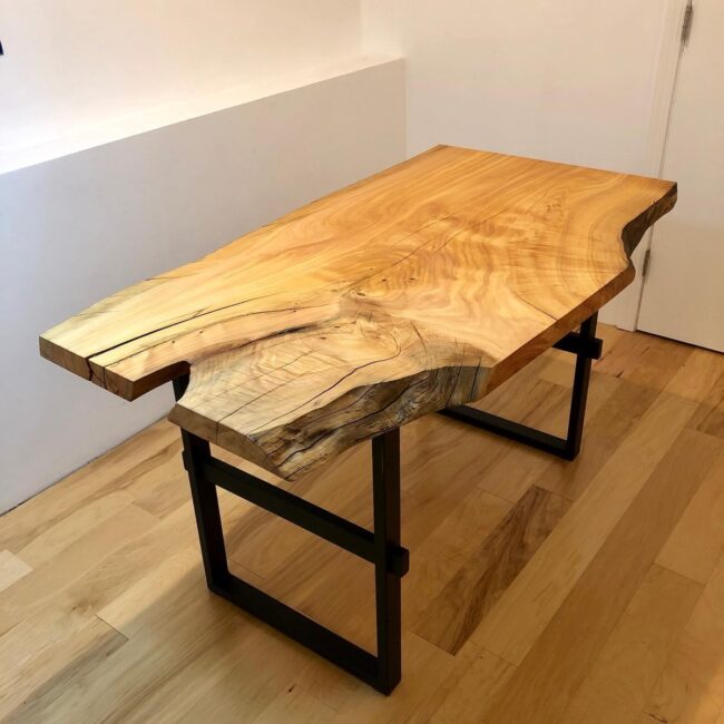 Crafted Contours in Artistic Workspaces